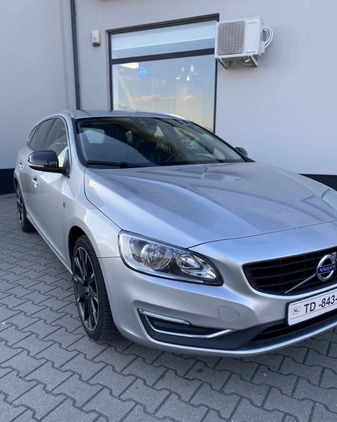 Volvo V60 cena 38900 przebieg: 20000, rok produkcji 2015 z Warszawa małe 211